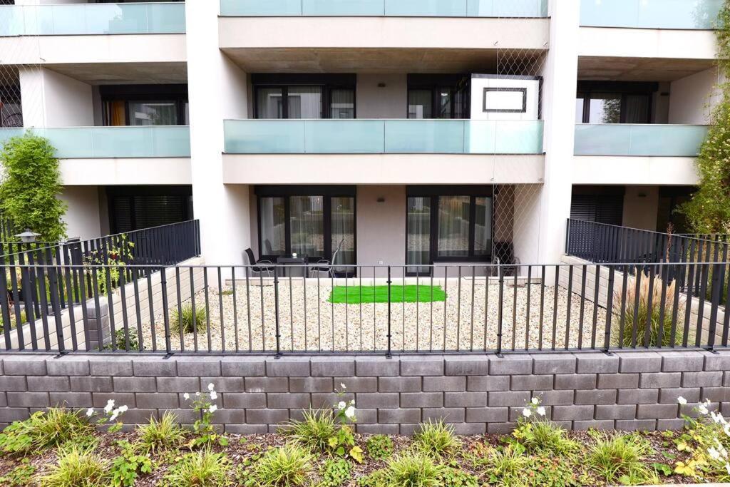 Modern • Garden • Near The Center * Praga